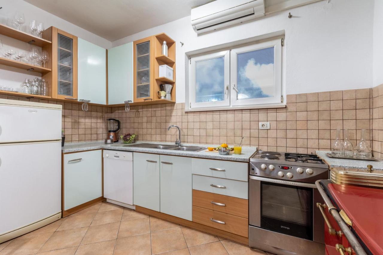 Apartment Lota With Heated Pool On Top Location 苏佩塔尔 外观 照片